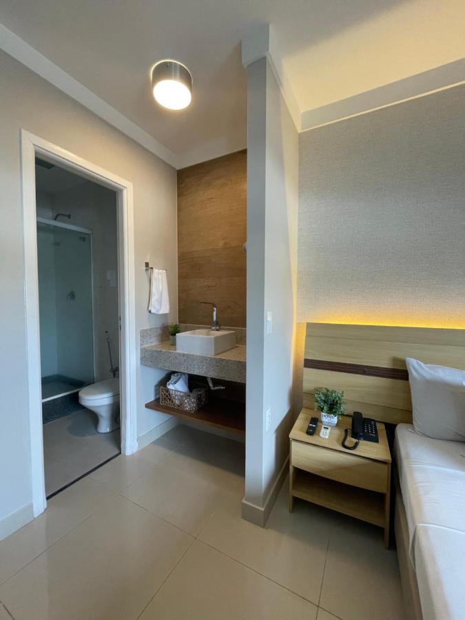 Flat Praia Home Experience Dante Michelini Vitoria Bagian luar foto